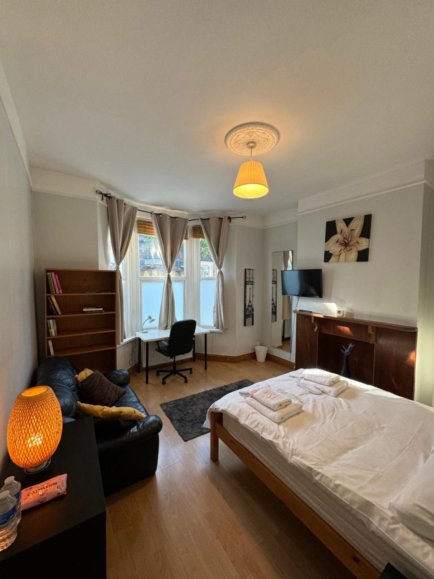 Napcastle Archway Hotel Londen Buitenkant foto