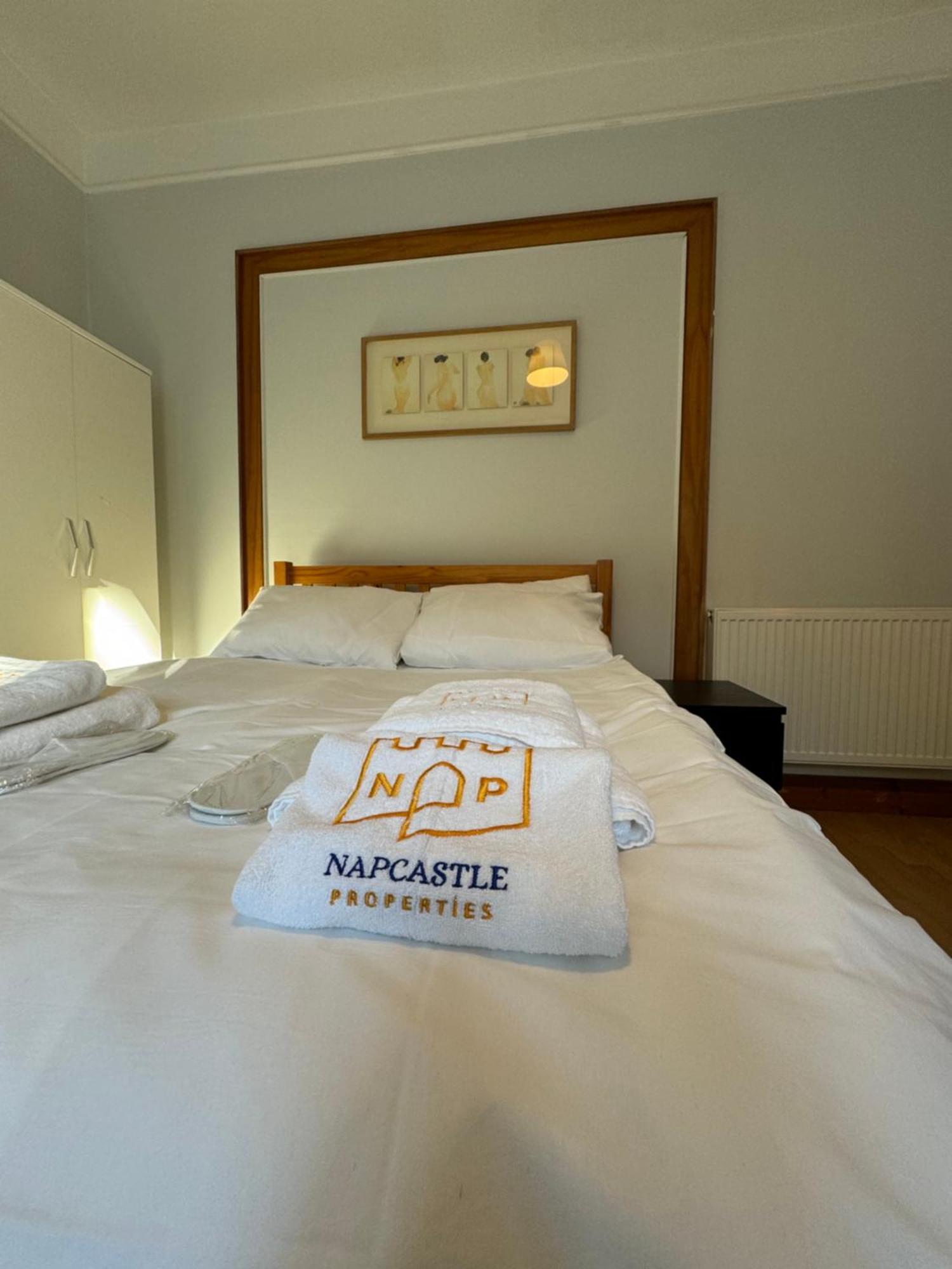 Napcastle Archway Hotel Londen Buitenkant foto